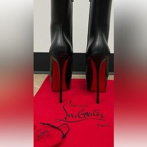 Women’s Christian Louboutin stiletto ankle booties 160 EUC in 38.5